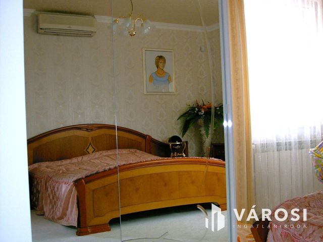 Privát élettér és wellnes-Exkluziv ház a Magdolnavölgyben