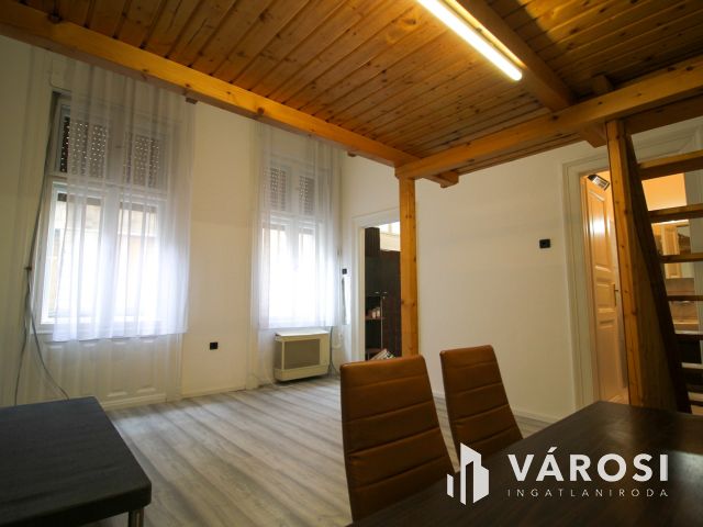 Galériás lakás kiadó a Kálvin tér közvetlen közelében