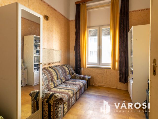 Tágas, alakítható lakás a Boráros tér szomszédságában