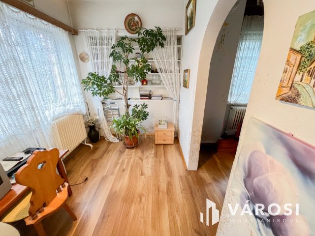 3 ingatlan 1 áráért Szentendrén!