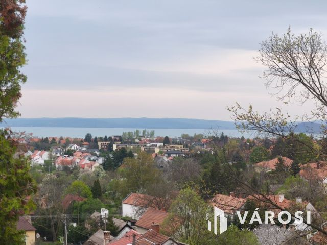 Örökpanorámás családi ház Balatonfüreden