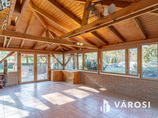 Medencés ház Gyálaréten