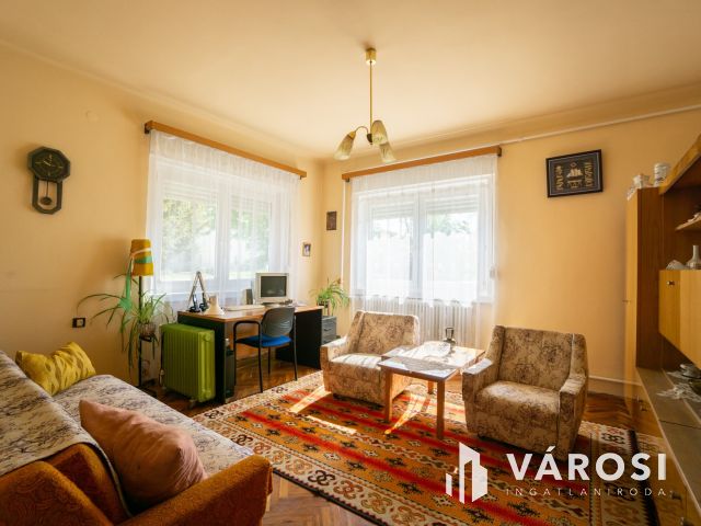 Saroktelken, kockaházból otthon