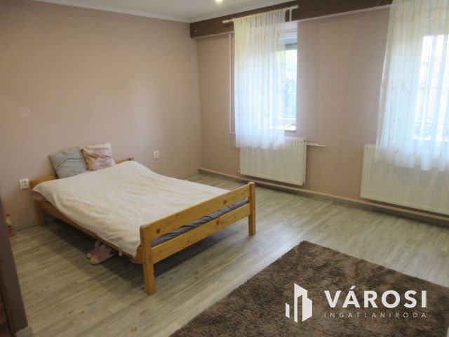 Orosházi teljesen felújított családi ház a Szarvasi úton